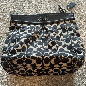 Coach purse with removable crossbody strap